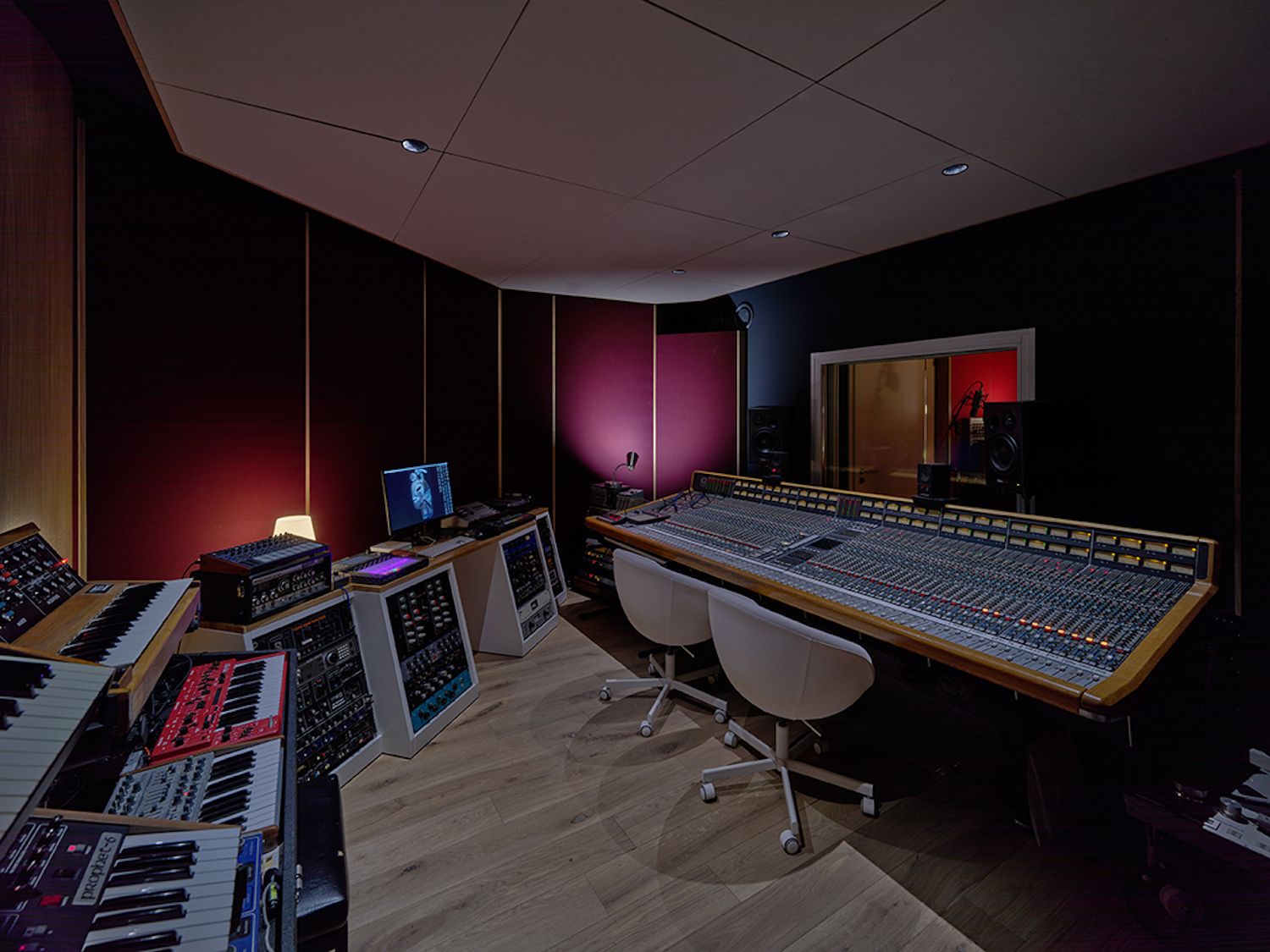 SSL console and analogue recording equipment at Flowriders Studio